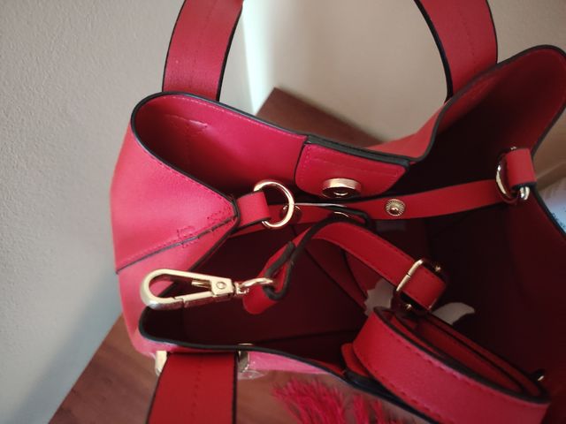 Bolso Avon Rojo