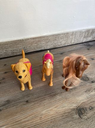 Lote de muñecas Barbie y accesorios