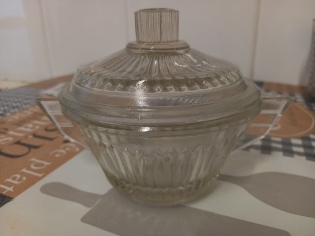 Azucarero antiguo de cristal