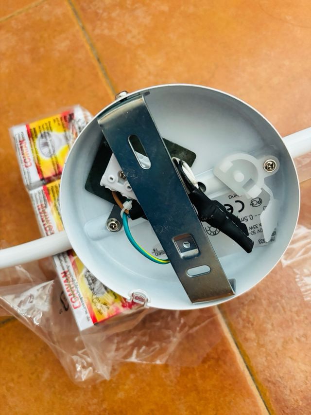 Lámpara IKEA pez descatalogada