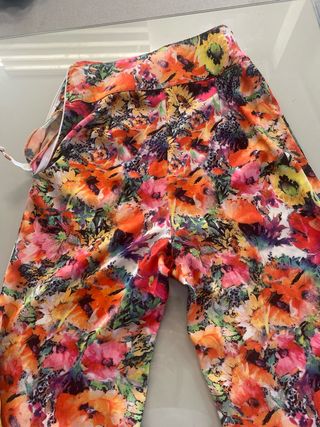 Pantalón fiesta estampado floral