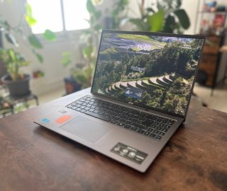 Acer Swift Go 16 i9 32G 1TB OLED 