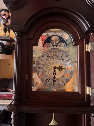Reloj de péndulo antiguo