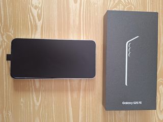 Samsung Galaxy S25 FE - A estrenar