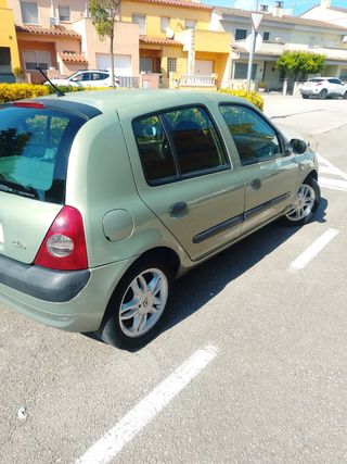 Renault Clio 2004