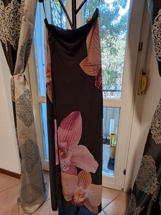 Vestito lungo con fiori