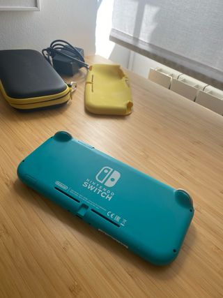 Nintendo Switch Lite + Animal Crossing + Minecraft