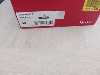 Sandalias Kickers Beige y Negras