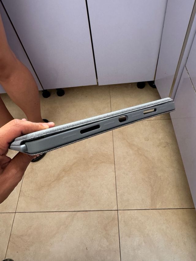 Funda Teclado Logitech iPad Pro 11 Gris