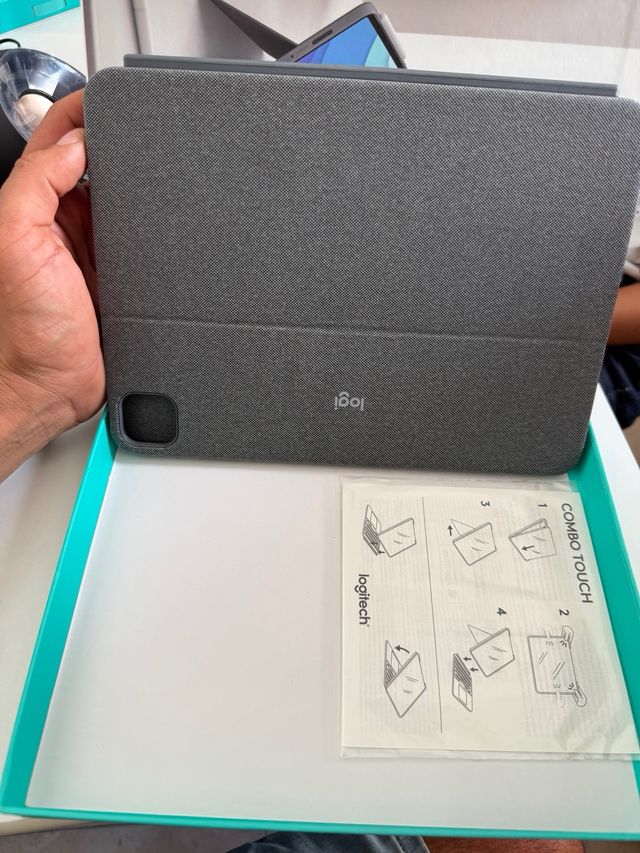 Funda Teclado Logitech iPad Pro 11 Gris