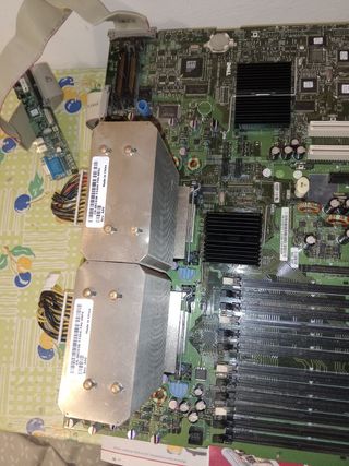 Placa base de servidor con cpu