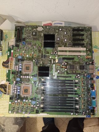 Placa base de servidor con cpu