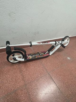 Patinete infantil blanco y rosa