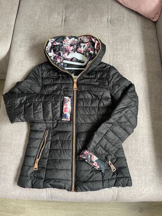 Chaqueta acolchada mujer con capucha