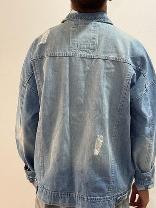 Chaqueta tejana desgastada