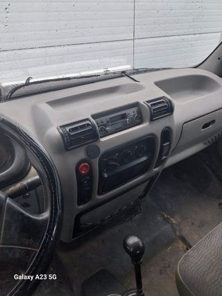 Nissan Interstar 2003