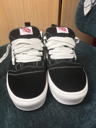 Zapatillas Vans Negras y Blancas
