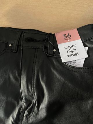 Pantalones negros talle alto talla 36