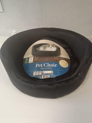 Cama para gato estilo sillón con patas doradas