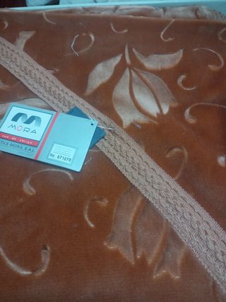 Falda Mesa Camilla CAMILLA STAR Mora. 80 centímet.