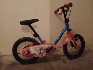 Bicicleta infantil Btwin y Bici Chicco y patinete