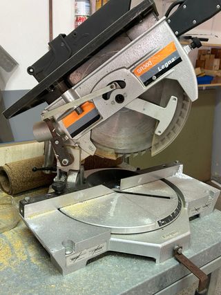 Sierra de Inglete Legna SR300