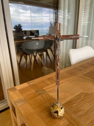 Lote religioso: Virgen Fátima y Crucifijo