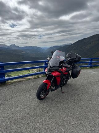 Yamaha Tracer 9 2021 Roja