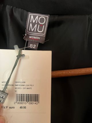 Americana MOMU negra sin estrenar