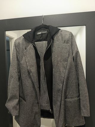 Traje Zara mujer gris y negro