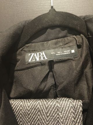 Traje Zara mujer gris y negro