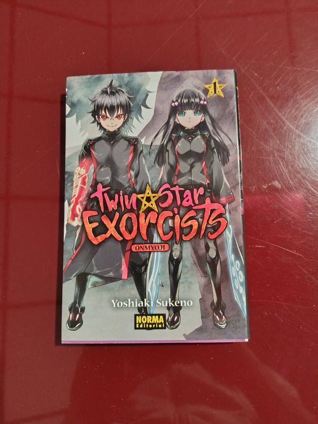 Primer tomo twin star exorcist