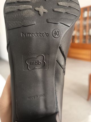 Botas altas de piel negras sin usar