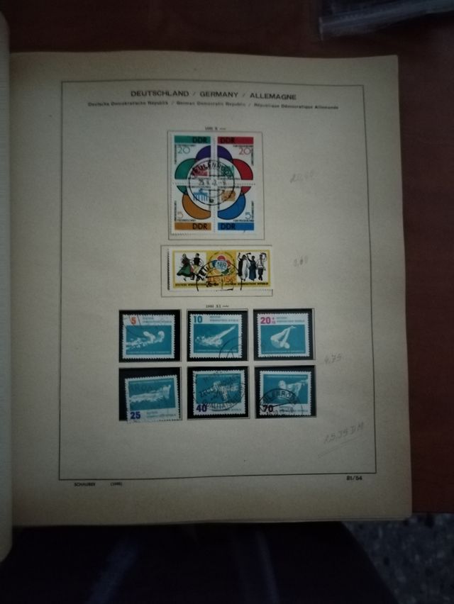 Hojas+sellos de la República Democrática Alemana