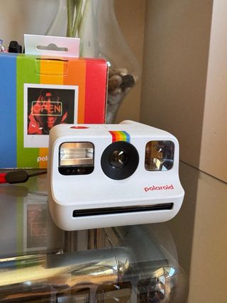 Cámara Polaroid Go Gen 2 Blanca + Film