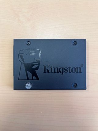Disco Duro SSD Kingston 240GB (No probado).