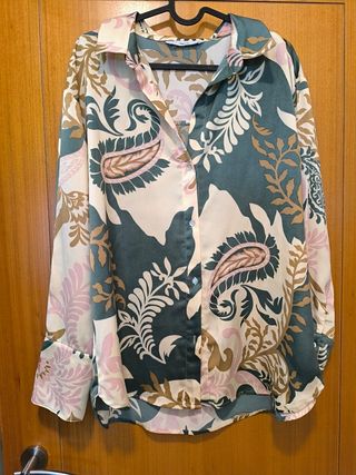 Blusa estampada verde e multicolor