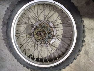 Llanta Michelin T63 21 pulgadas
