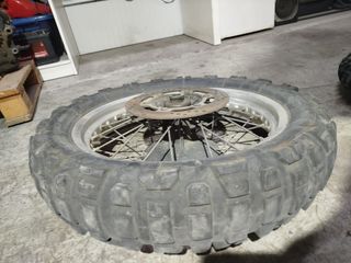 Llanta Michelin T63 21 pulgadas
