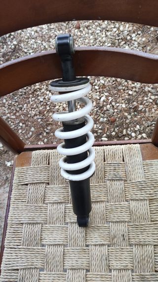 Suspensión trasera R16V precio negociable 
