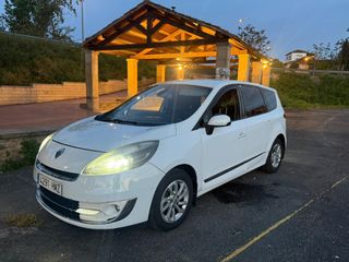 Renault Renault  2013