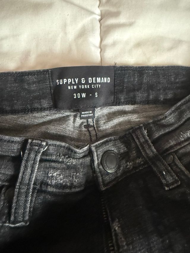 Pantalones vaqueros grises Supply & Demand