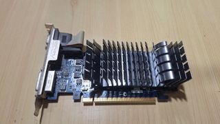 Tarjeta Gráfica Asus GeForce 210 1GB DDR3