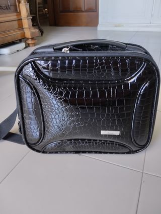 Beauty case nero Fergi effetto coccodrillo