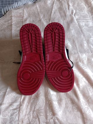Air Jordan 1 Retro High OG Talla 43