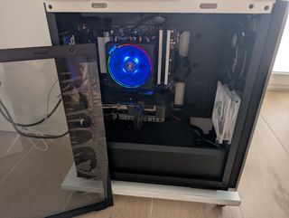 PC Gaming Ryzen 7700 RX 4060 32GB 5600MHz 1TB SSD