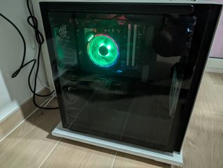 PC Gaming Ryzen 7700 RX 4060 32GB 5600MHz 1TB SSD