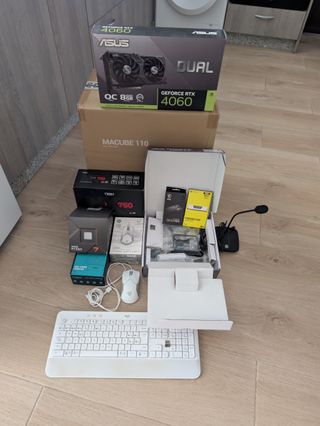 PC Gaming Ryzen 7700 RX 4060 32GB 5600MHz 1TB SSD