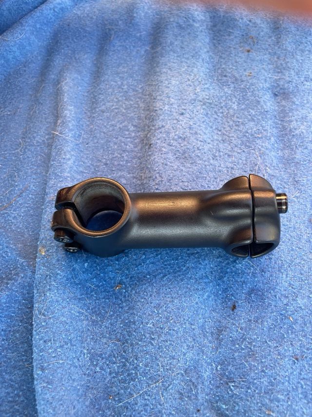 Attacco manubrio bici nero