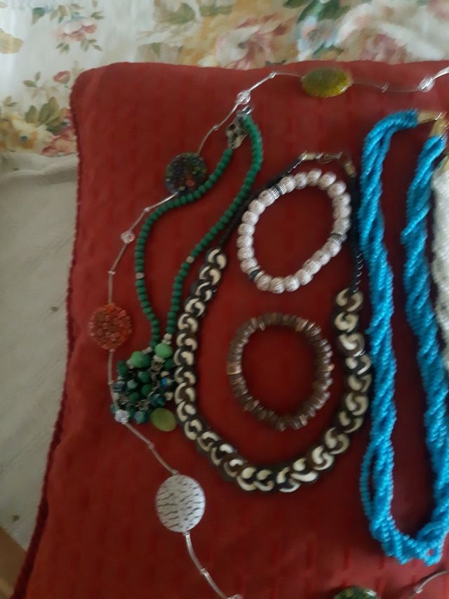 Lote de collares muy nuevos